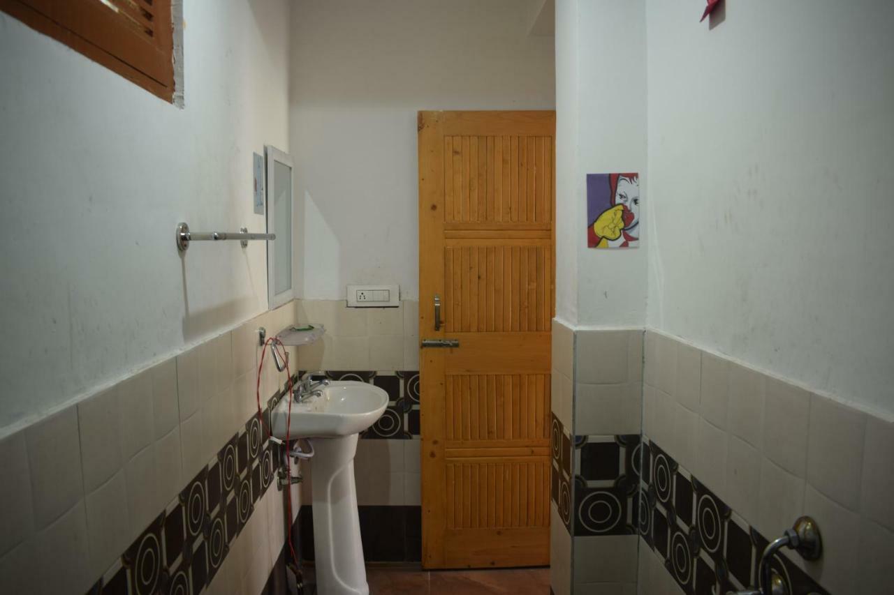 Bros Hostel Manali Exterior foto