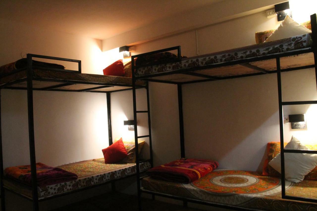 Bros Hostel Manali Exterior foto